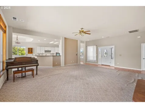 360 Capital Lane Roseburg OR 97471