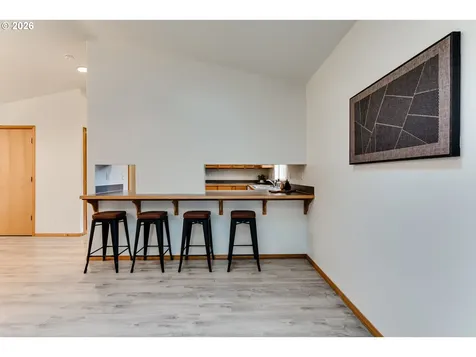1534 Caprice Way Eugene OR 97404