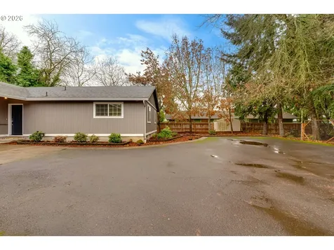 1534 Caprice Way Eugene OR 97404