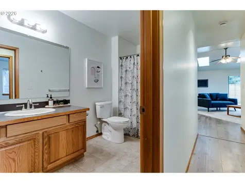 1534 Caprice Way Eugene OR 97404