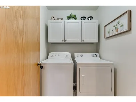 1534 Caprice Way Eugene OR 97404