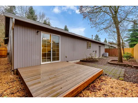 1534 Caprice Way Eugene OR 97404