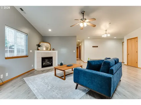 1534 Caprice Way Eugene OR 97404