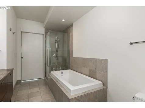 1260 NW Naito Parkway Portland OR 97035