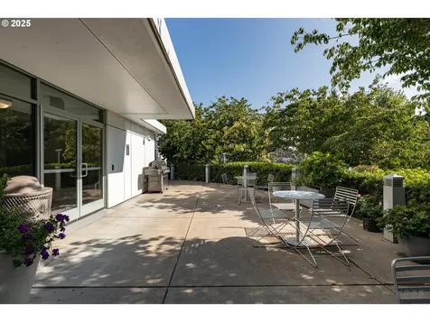 1260 NW Naito Parkway Portland OR 97035