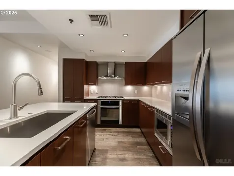 1260 NW Naito Parkway Portland OR 97035