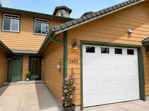 1636 32nd Street Florence OR 97439