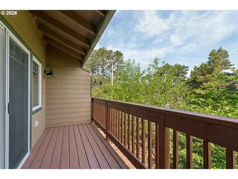 1636 32nd Street Florence OR 97439