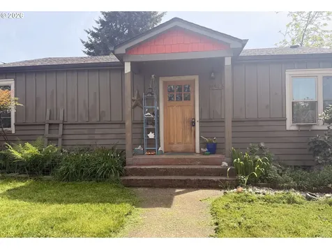 1425 E Madison Avenue Cottage Grove OR 97424
