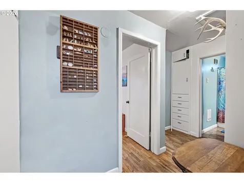 1425 E Madison Avenue Cottage Grove OR 97424
