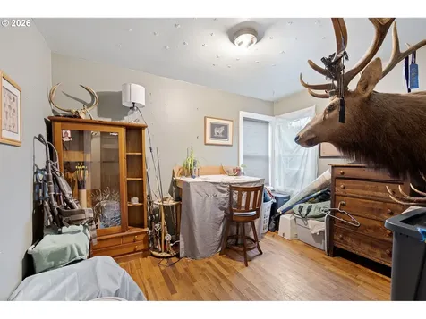 1425 E Madison Avenue Cottage Grove OR 97424