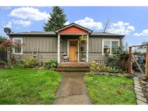 1425 E Madison Avenue Cottage Grove OR 97424