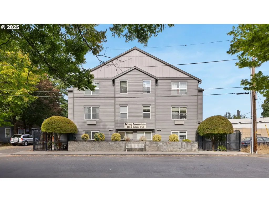 10345 NE Clackamas Street Portland OR 97220