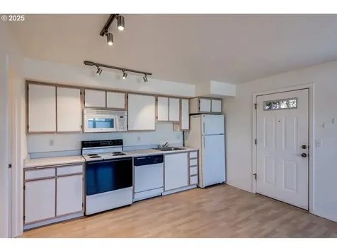 10345 NE Clackamas Street Portland OR 97220