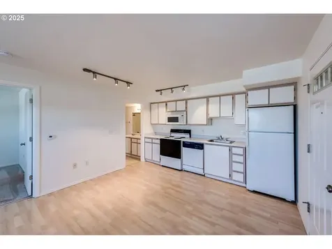 10345 NE Clackamas Street Portland OR 97220