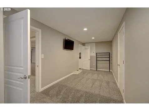 933 NW Grand Ridge Drive Camas WA 98607