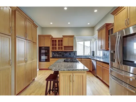 933 NW Grand Ridge Drive Camas WA 98607