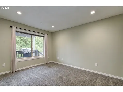 933 NW Grand Ridge Drive Camas WA 98607