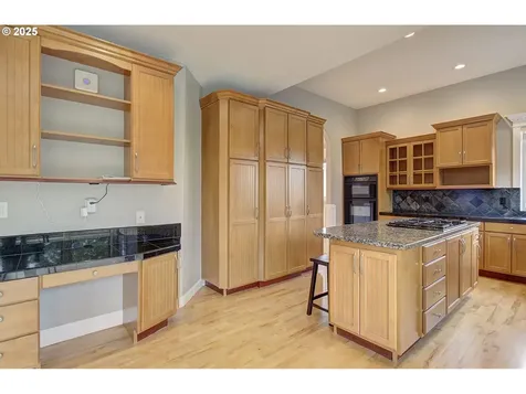 933 NW Grand Ridge Drive Camas WA 98607