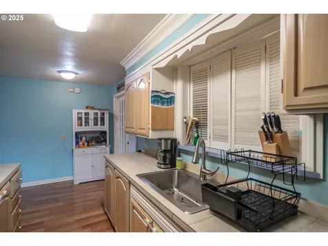 663 NE Knoll Avenue Roseburg OR 97470