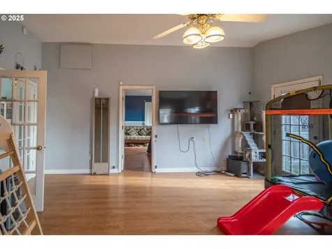 663 NE Knoll Avenue Roseburg OR 97470