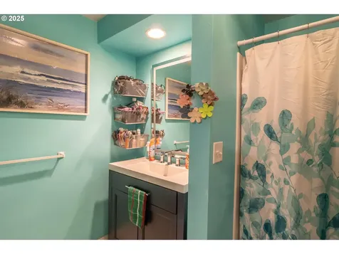 663 NE Knoll Avenue Roseburg OR 97470