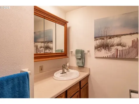 663 NE Knoll Avenue Roseburg OR 97470