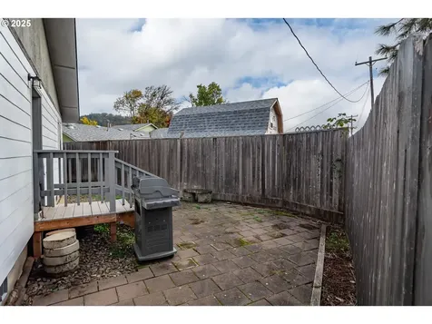 663 NE Knoll Avenue Roseburg OR 97470