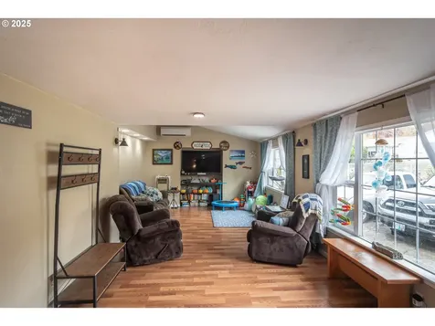 663 NE Knoll Avenue Roseburg OR 97470