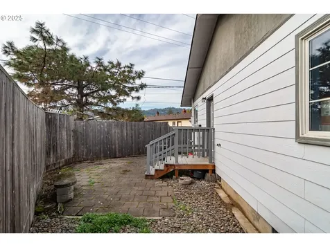 663 NE Knoll Avenue Roseburg OR 97470