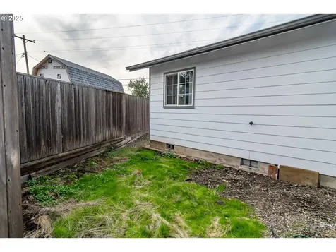 663 NE Knoll Avenue Roseburg OR 97470