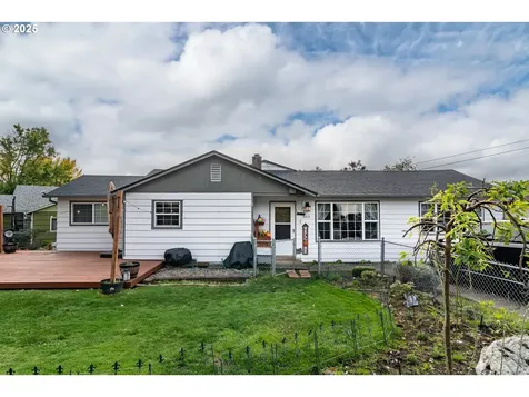 663 NE Knoll Avenue Roseburg OR 97470