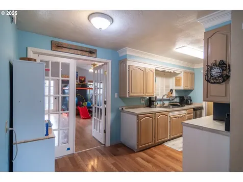663 NE Knoll Avenue Roseburg OR 97470