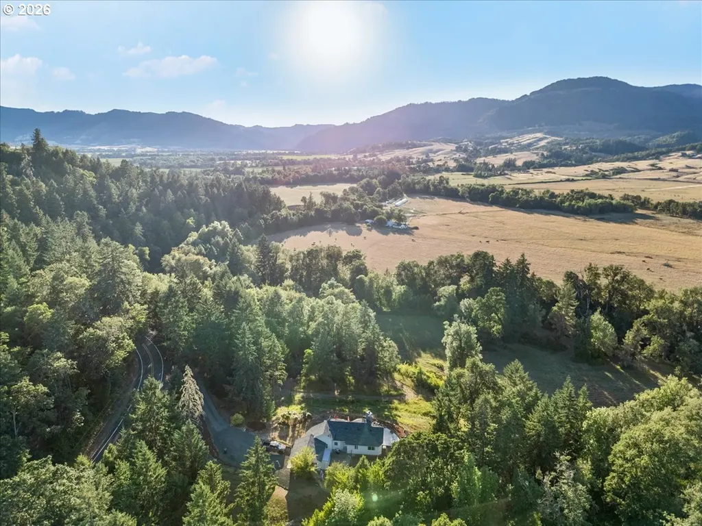 6841 Oak Hill Road Roseburg OR 97471