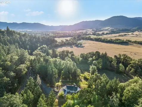 6841 Oak Hill Road Roseburg OR 97471
