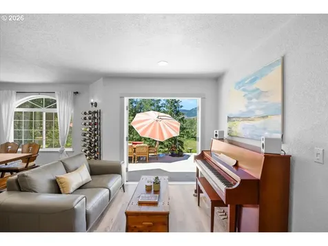6841 Oak Hill Road Roseburg OR 97471