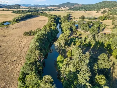 6841 Oak Hill Road Roseburg OR 97471