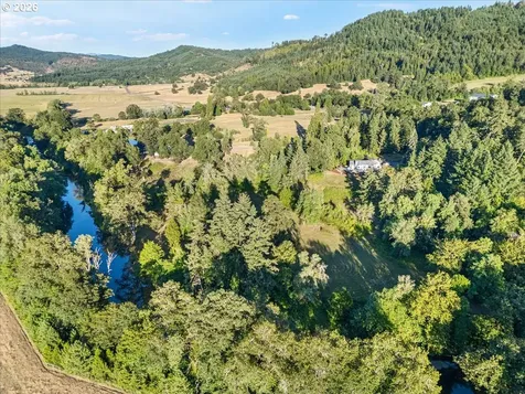 6841 Oak Hill Road Roseburg OR 97471