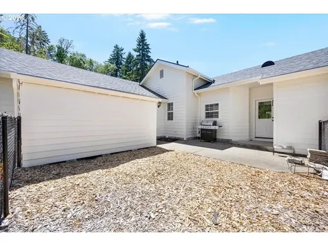 6841 Oak Hill Road Roseburg OR 97471