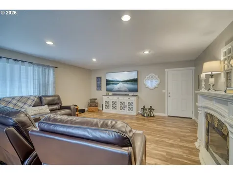 165 N Vernonia Road St. Helens OR 97051