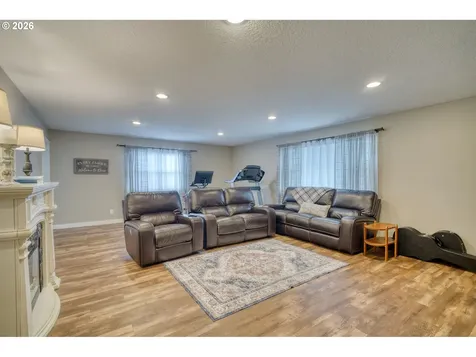 165 N Vernonia Road St. Helens OR 97051