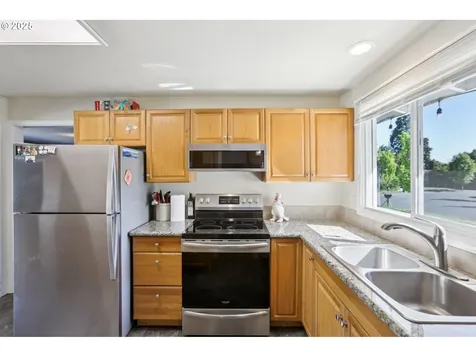 6855 SW Briarcliff Circle Beaverton OR 97008