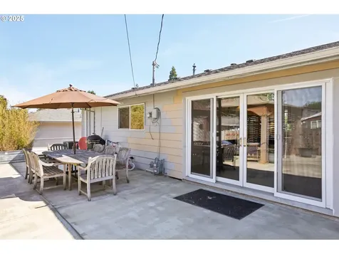 6855 SW Briarcliff Circle Beaverton OR 97008