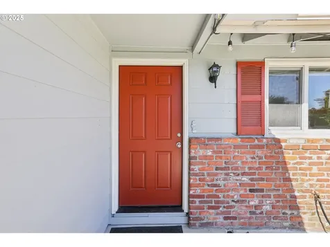 6855 SW Briarcliff Circle Beaverton OR 97008