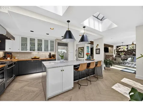921 SW 57th Avenue Portland OR 97221