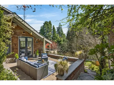 921 SW 57th Avenue Portland OR 97221