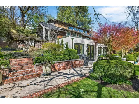 921 SW 57th Avenue Portland OR 97221
