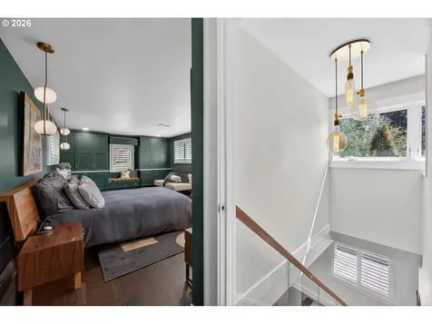 921 SW 57th Avenue Portland OR 97221