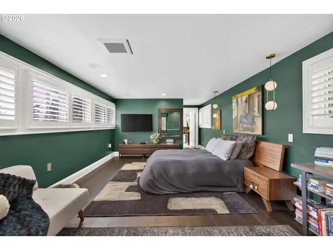 921 SW 57th Avenue Portland OR 97221