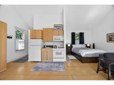 921 SW 57th Avenue Portland OR 97221